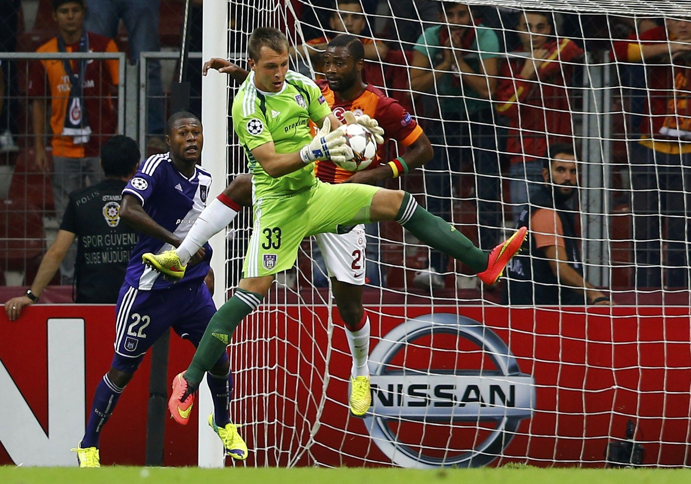 Anderlecht Galatasaray Mac Ozeti Macin Genis Ozeti Macin Golleri Ve Onemli Pozisyonlari Sampiyonlar Ligi 2014 2015 Futbol Eurosport