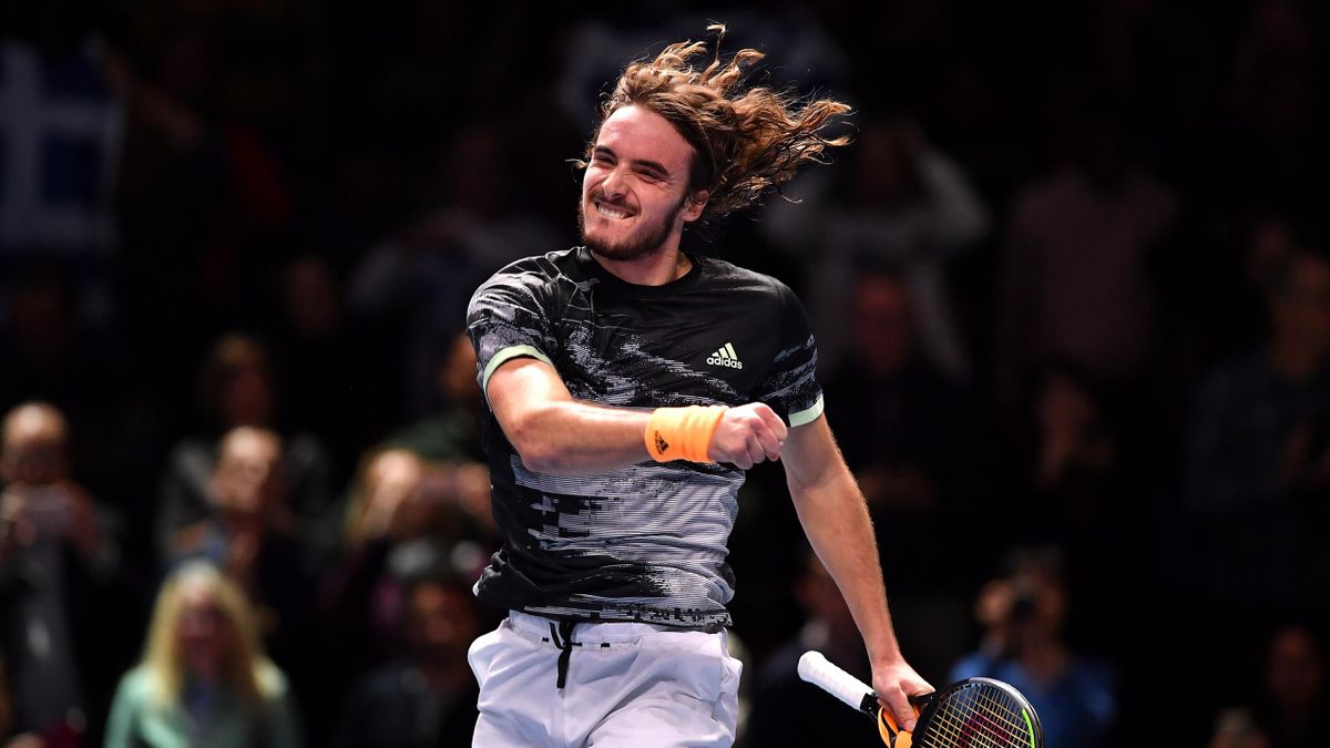 Tsitsipas va come un treno, che show con Zverev: il greco ...