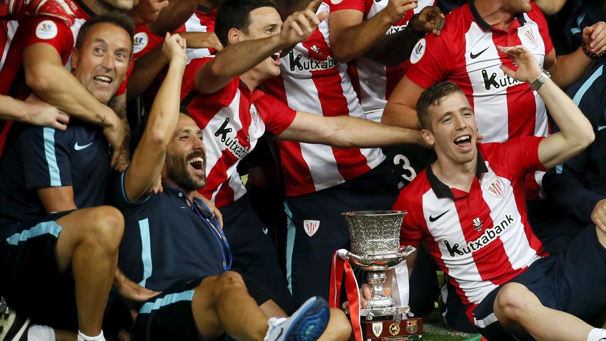 Athletic Bilbao lift Spanish Super Cup after Gerard Pique is sent off