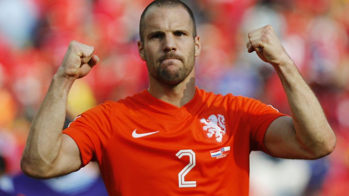 Netherlands defender Ron Vlaar joins AZ Alkmaar - Football - Eurosport