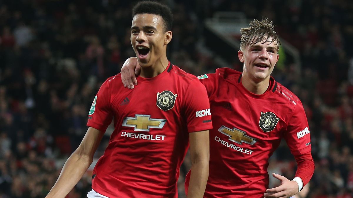 League Cup - Man Utd survive scare to beat Rochdale on ...