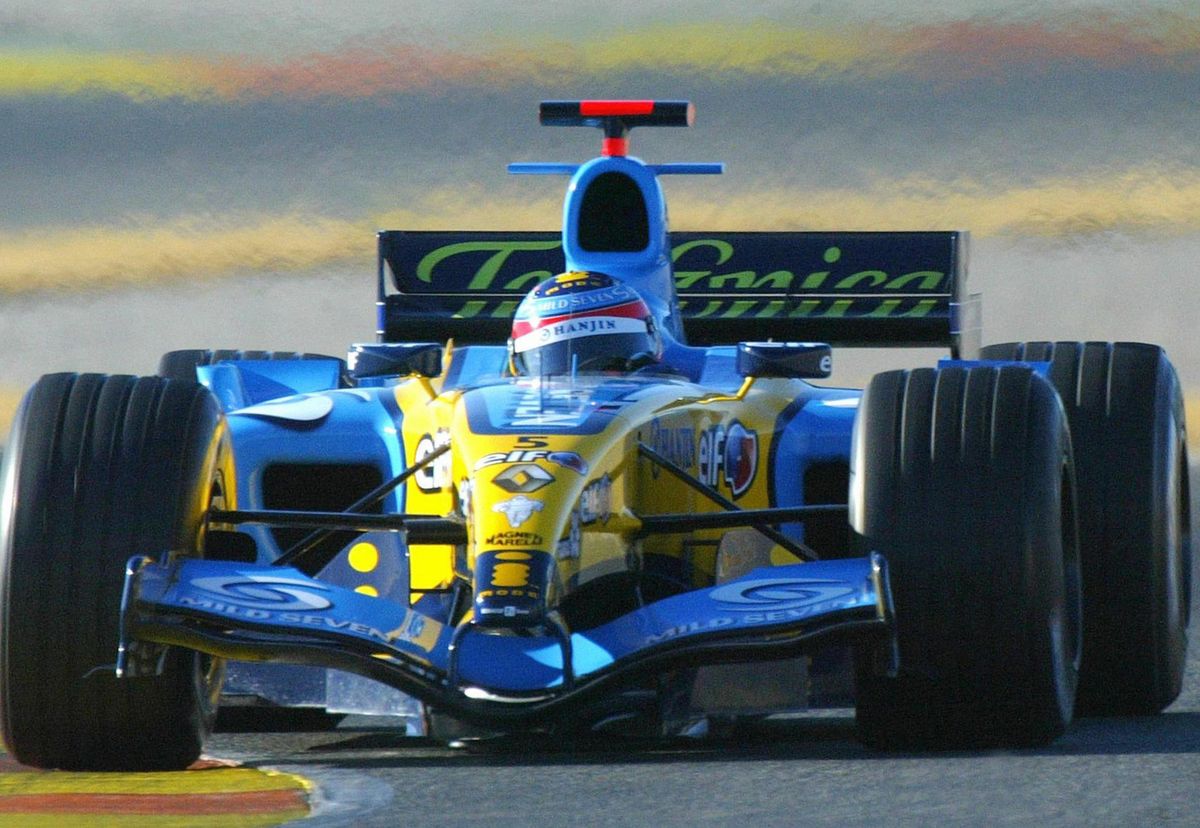 Fernando Alonso (Renault) lors d'essais à Cheste, le 2 février 2005