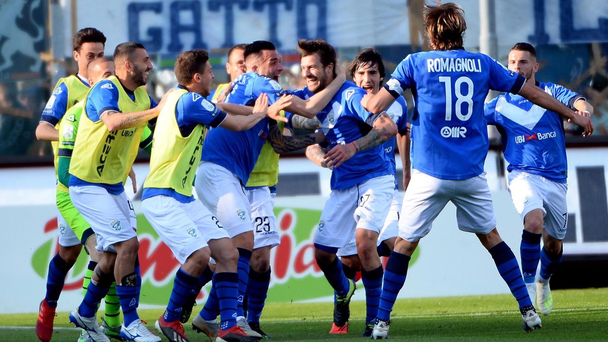 Coro Dei Giocatori Terun Terun Accompagna Il Ritorno Del
