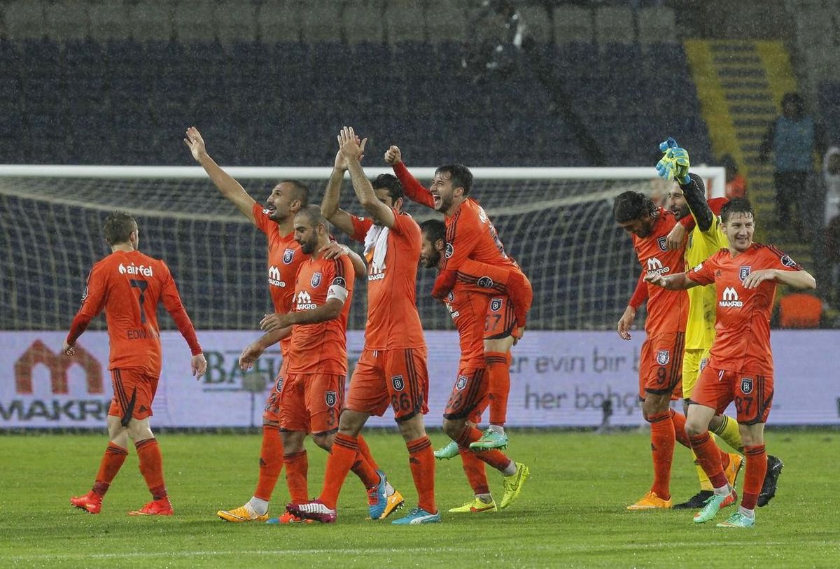 İstanbul Başakşehir Galatasaray 40 Maç özeti ve maçın golleri Süper Lig 20142015 Futbol