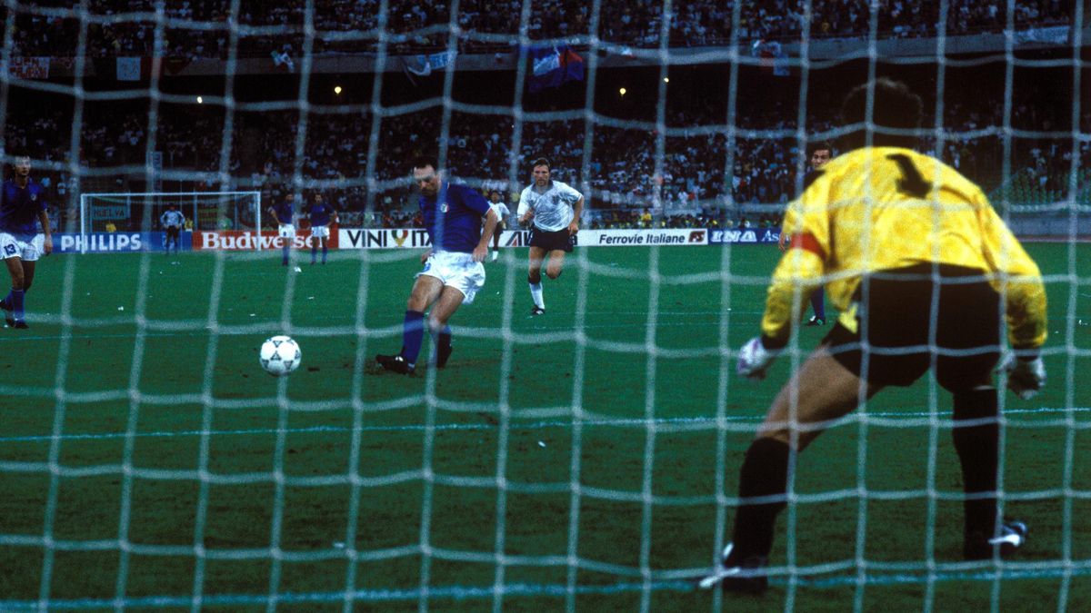 Toto Schillaci trompe Peter Shilton sur penaltu et devient le meilleur buteur de la Coupe du monde 1990
