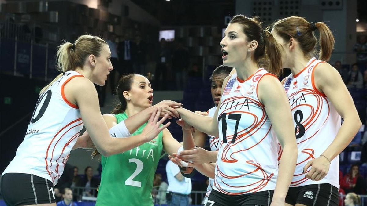 Eczacıbaşı Vitra, Şampiyonlar Ligi'nde finale Vakıfbank zaferi ile