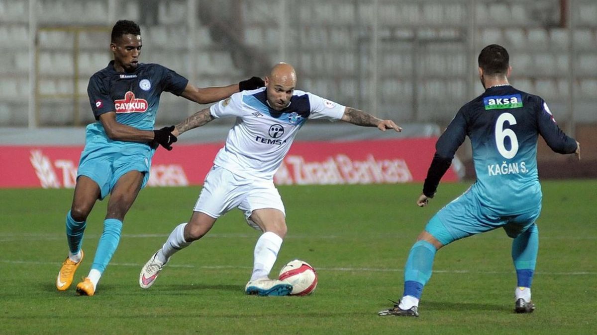 Çaykur Rizespor, deplasmanda Adana Demirspor'u 4-3 mağlup etti.