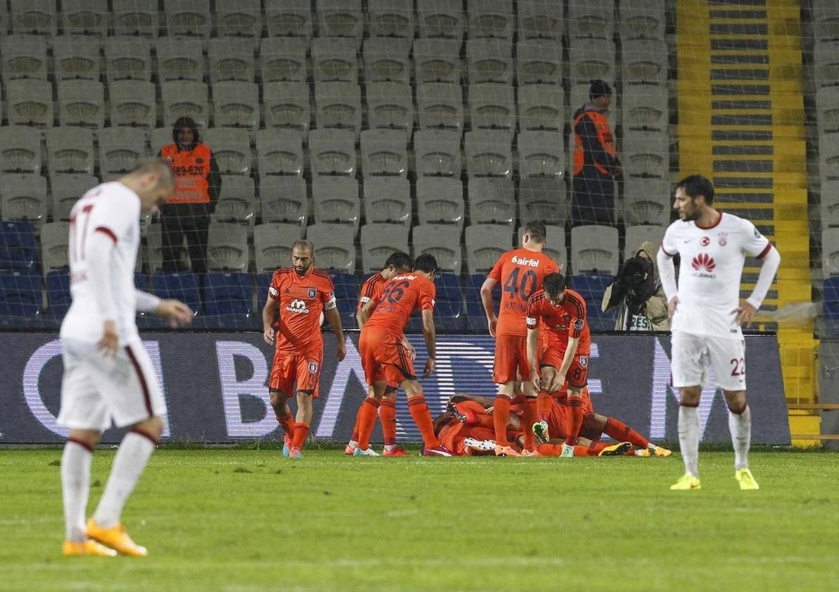 İstanbul Başakşehir Galatasaray 40 Maç özeti ve maçın golleri Süper Lig 20142015 Futbol
