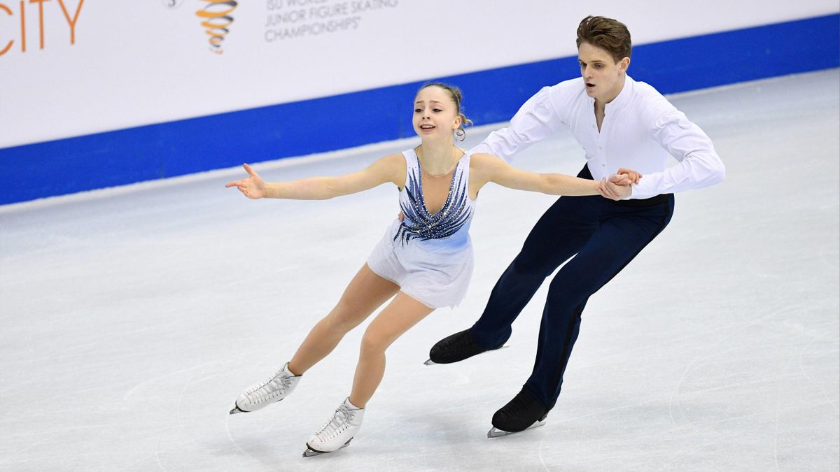 Figure Skating news - Young Russian pair cause figure skating upset ...