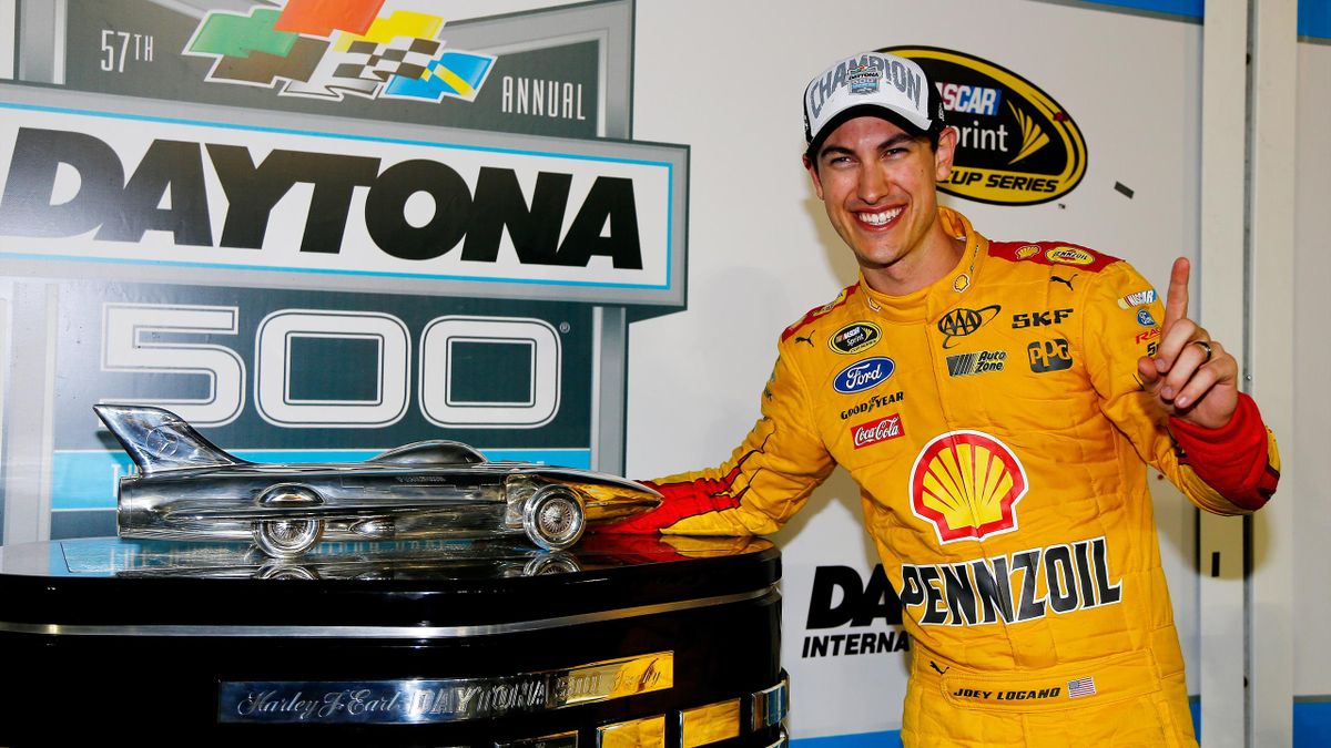 Logano wins shootout to claim Daytona 500 - Motorsports - Eurosport