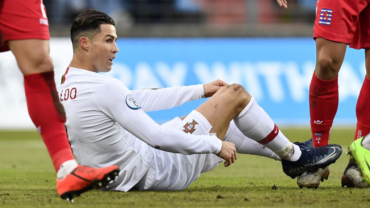 Football news - Ronaldo slams 'potato field' pitch, says ...