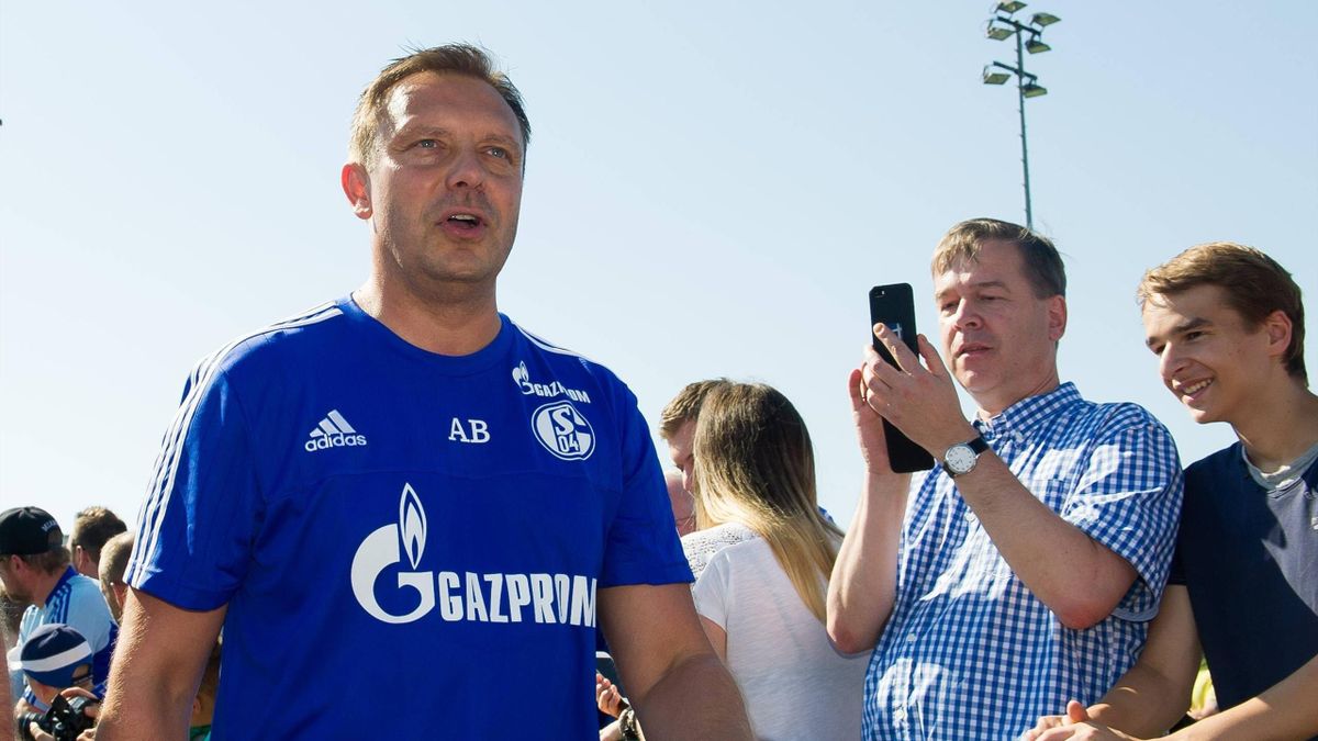 Trainer André Breitenreiter gibt dem FC Schalke 04 die ...