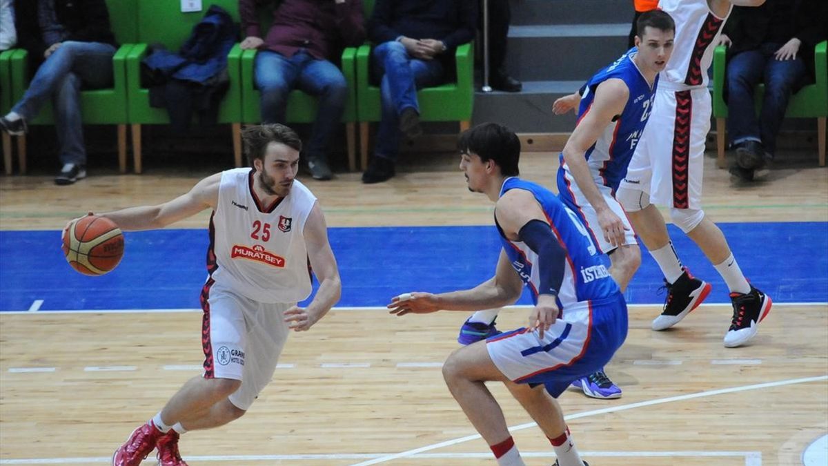 Şampiyon Anadolu Efes