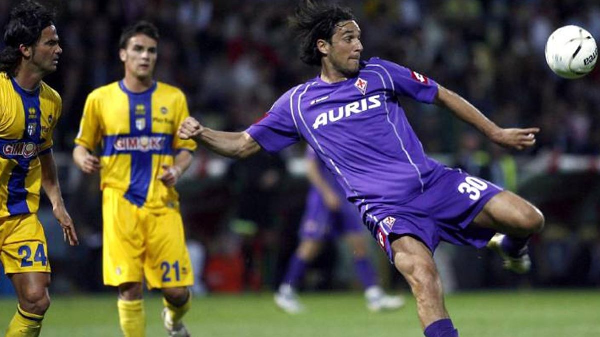 File:Luca Toni Fiorentina.jpg - Wikimedia Commons