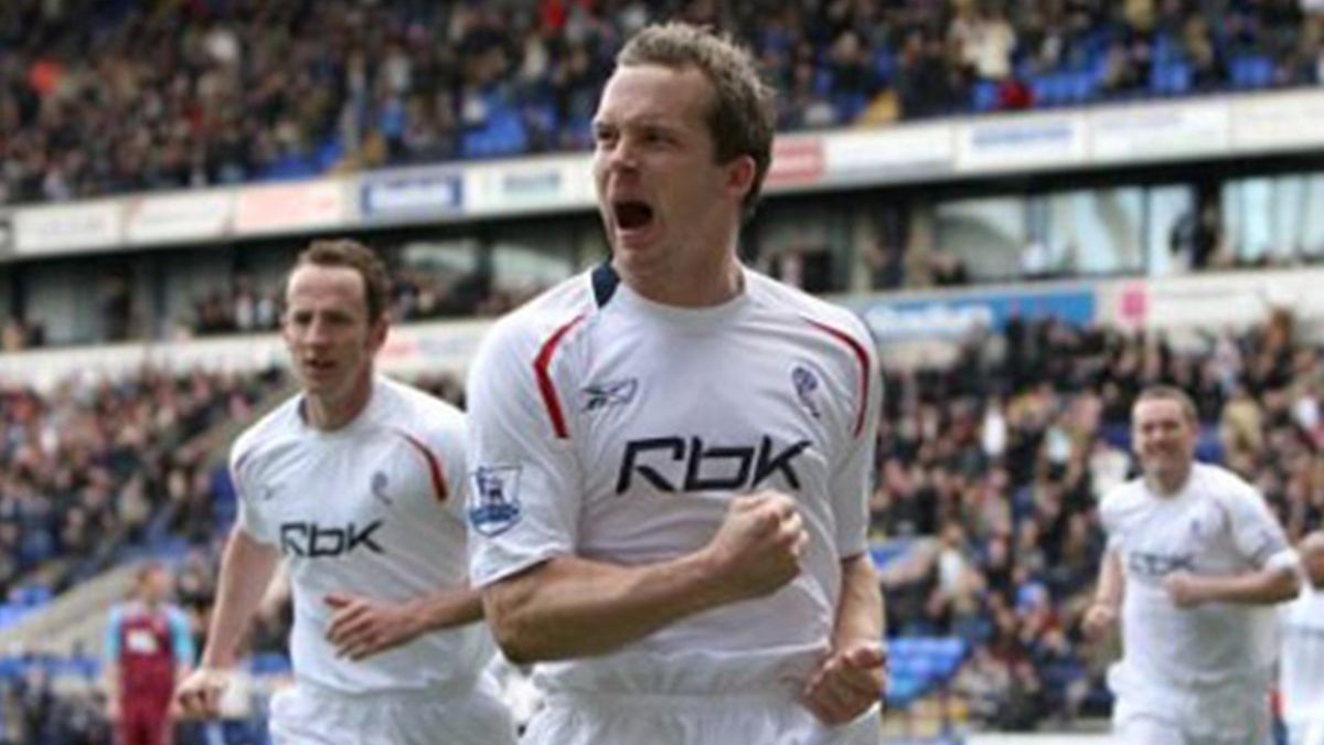 Davies Gives Bolton Hope Eurosport
