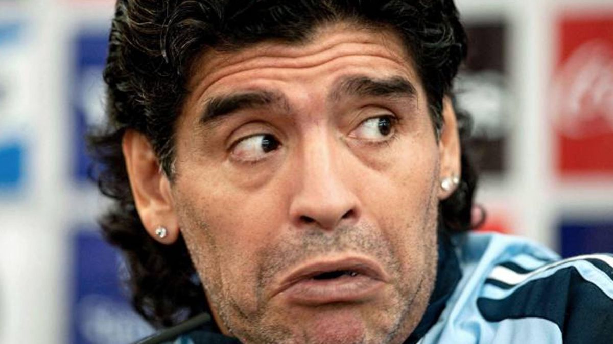 Maradona warns Messi - Eurosport