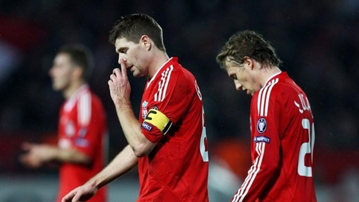 FOOTBALL - 2009/2010 - Debrecen-Liverpool - Gerrard