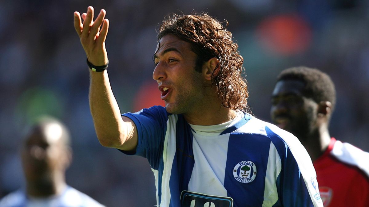 Mido footballer store
