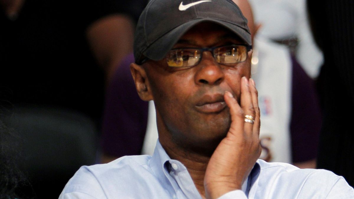 The Legacy of Joe Bryant: Kobe's Father and Former NBA Player Bryant's father to coach - Eurosport