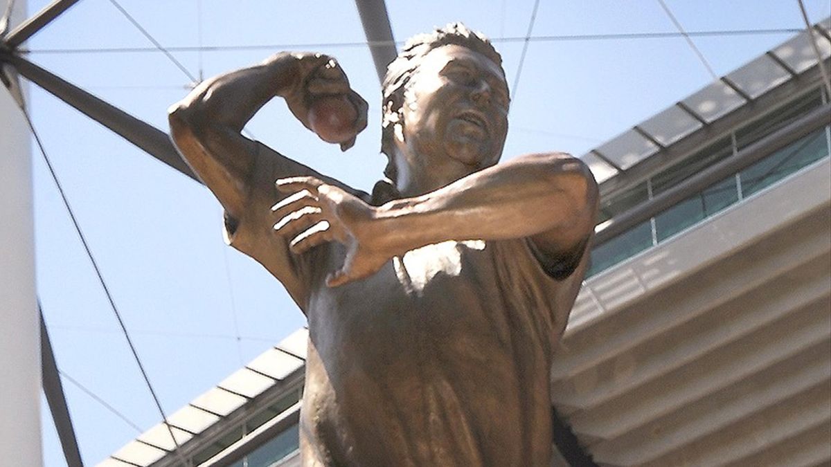 Warne statue at MCG Eurosport