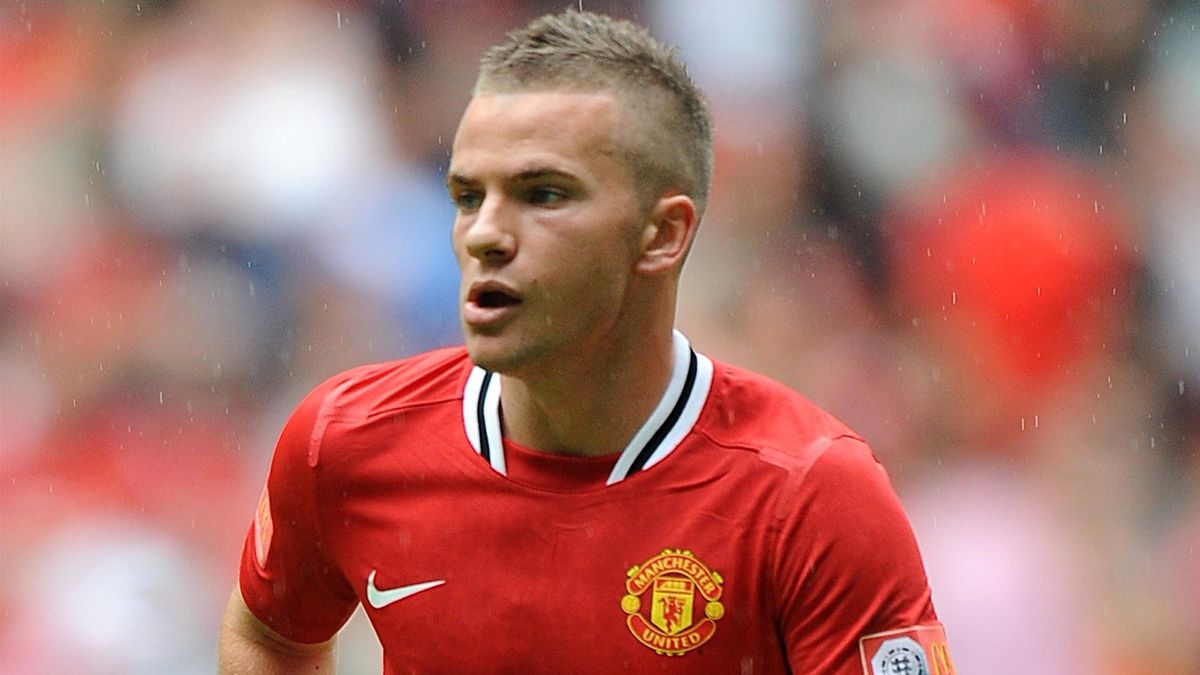 Cleverley to have scan on calf Eurosport
