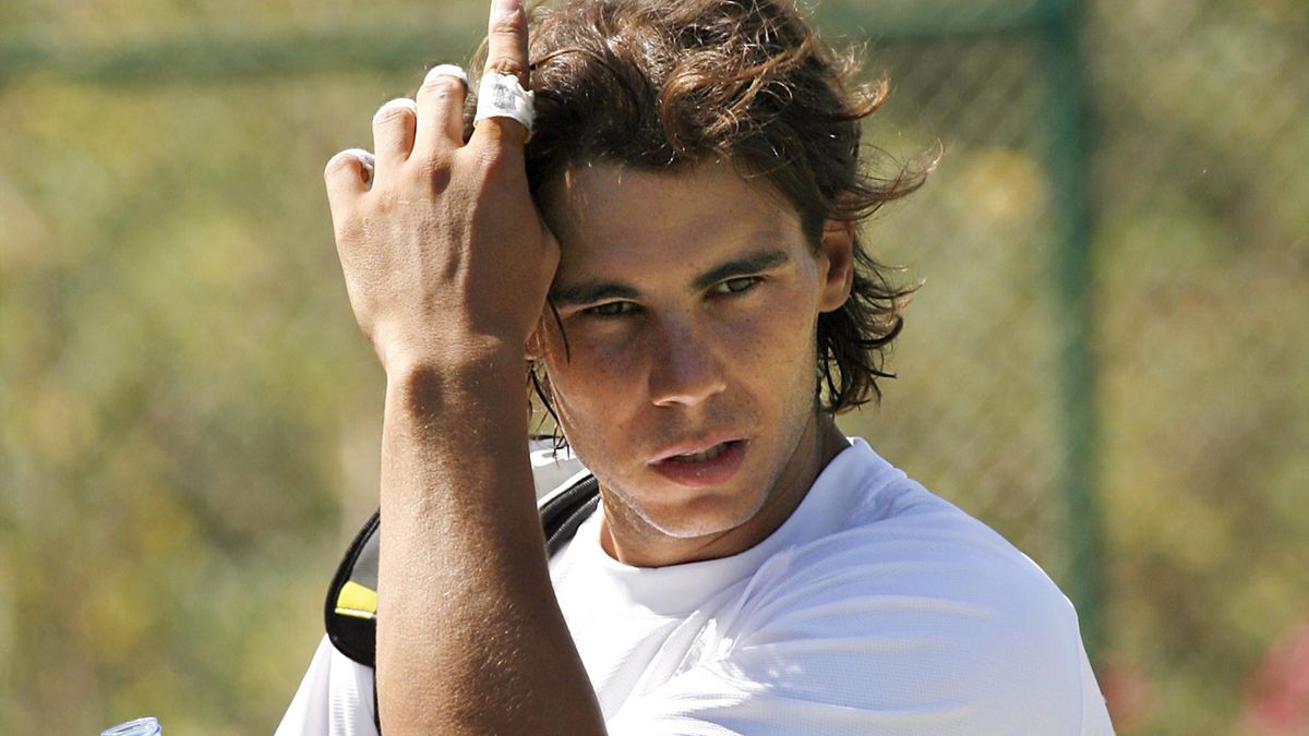 TENNIS 2010 Rafael Nadal soucieux