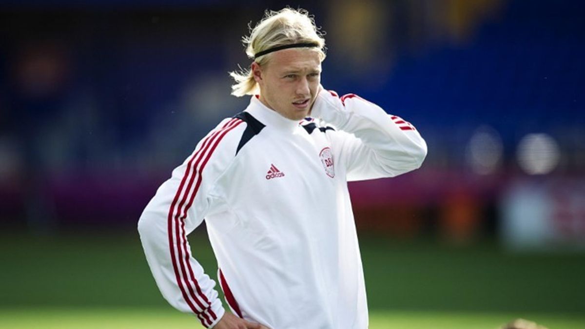 Denmark Defender Kjaer Leaves Wolfsburg For Lille Eurosport