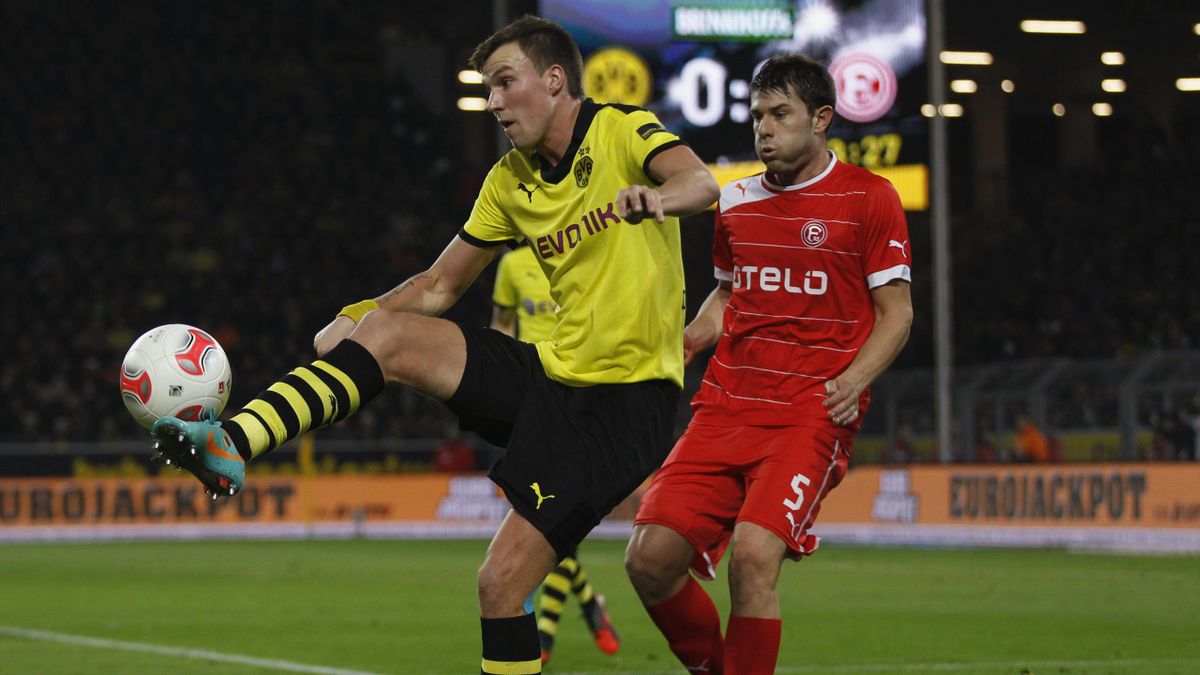 Dortmund Held By Fortuna Schalke Lose Eurosport
