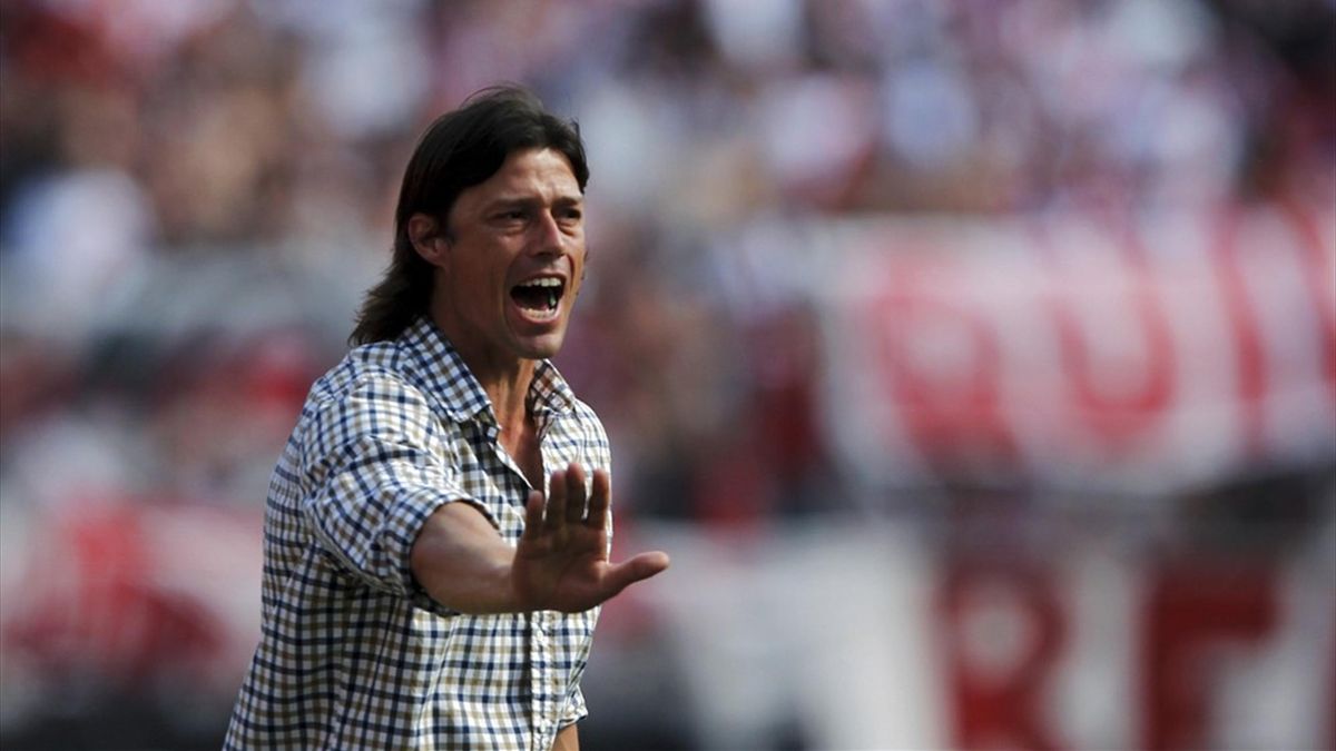 River Plate coach Almeyda quits by mutual consent - Eurosport