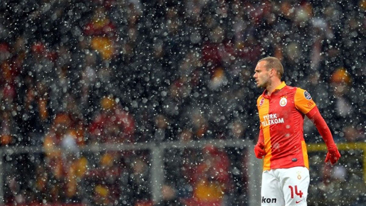 Super Lig Wesley Sneijder Ilk Kez Ilk 11 De Eurosport