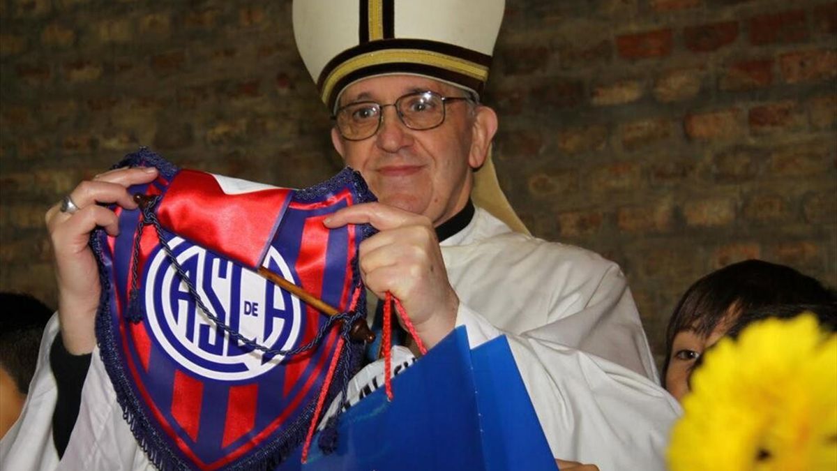 2013, Pope Francesco I San Lorenzo, Twitter