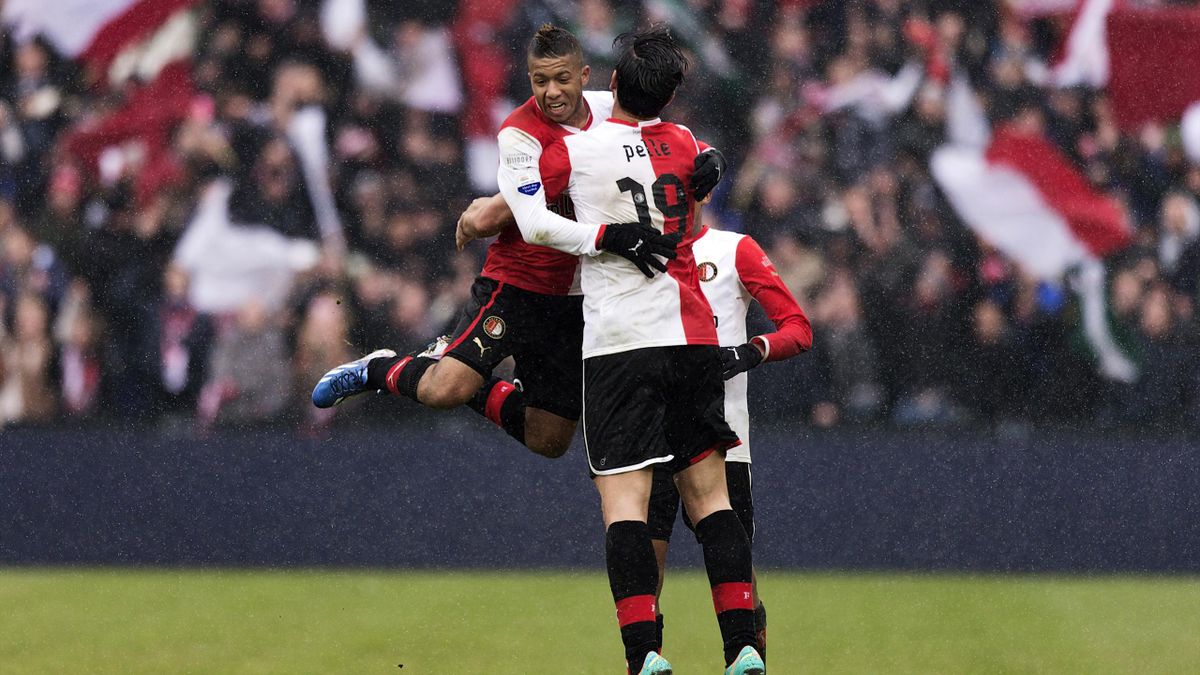 Feyenoord into contention Champions League -