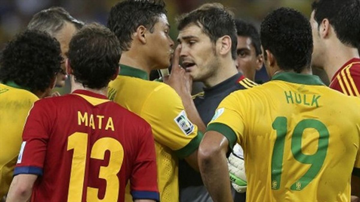 Thiago Silva discute con Casillas