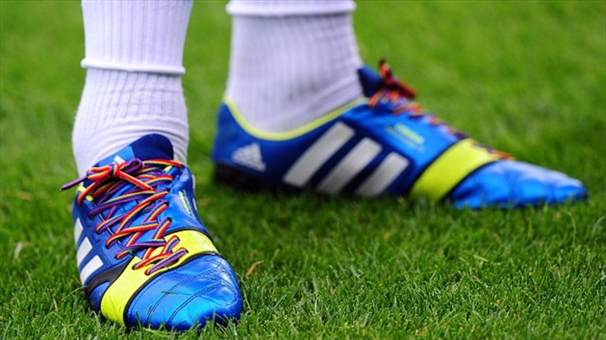 United and Spurs boycott anti-homophobia laces - Eurosport