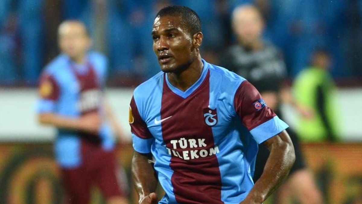 Патрик малуда. Малуда. Florent Malouda. Малуда футболист. Флоран Малуда фото.