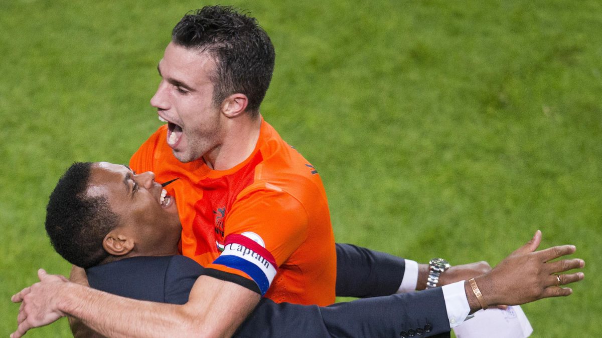 Van Persie Becomes All Time Top Dutch Scorer After 8 1 Win Eurosport