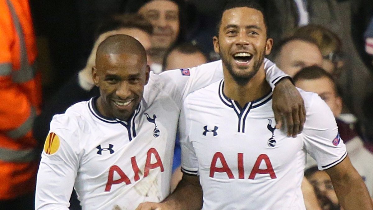 Defoe breaks record as Tottenham reach last 32 Eurosport