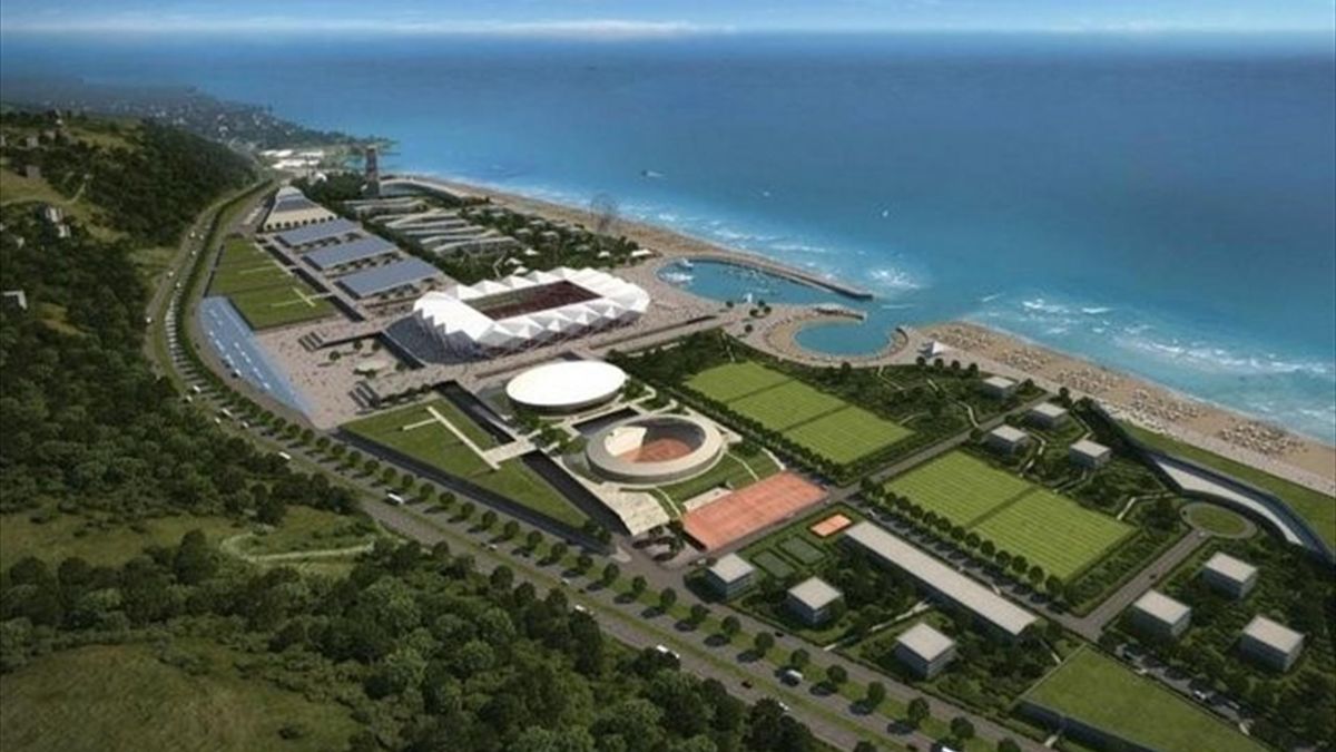 Trabzonspor'un yeni stadı Akyazı'da zemin kayması - Eurosport