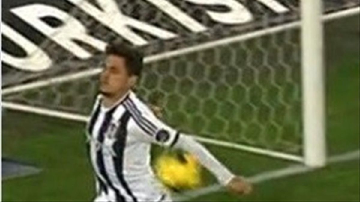 Fenerbahçe Beşiktaş maçına Mustafa Pektemek'in tartışmalı penaltı pozisyonu damgasını vurdu - Eurosport