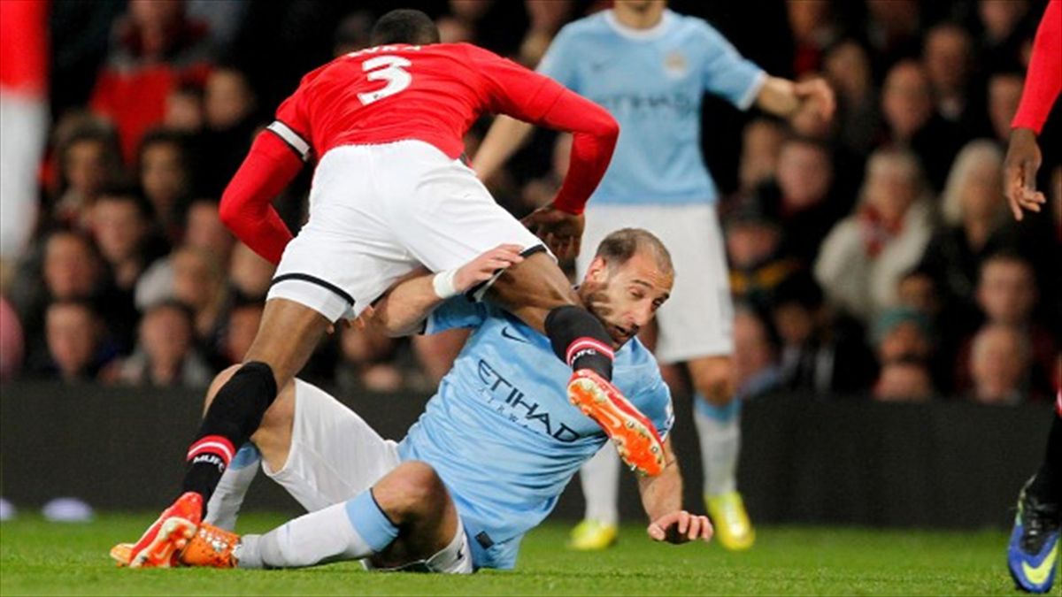 Zabaleta: Dangerous Welbeck could have broken my leg - Eurosport