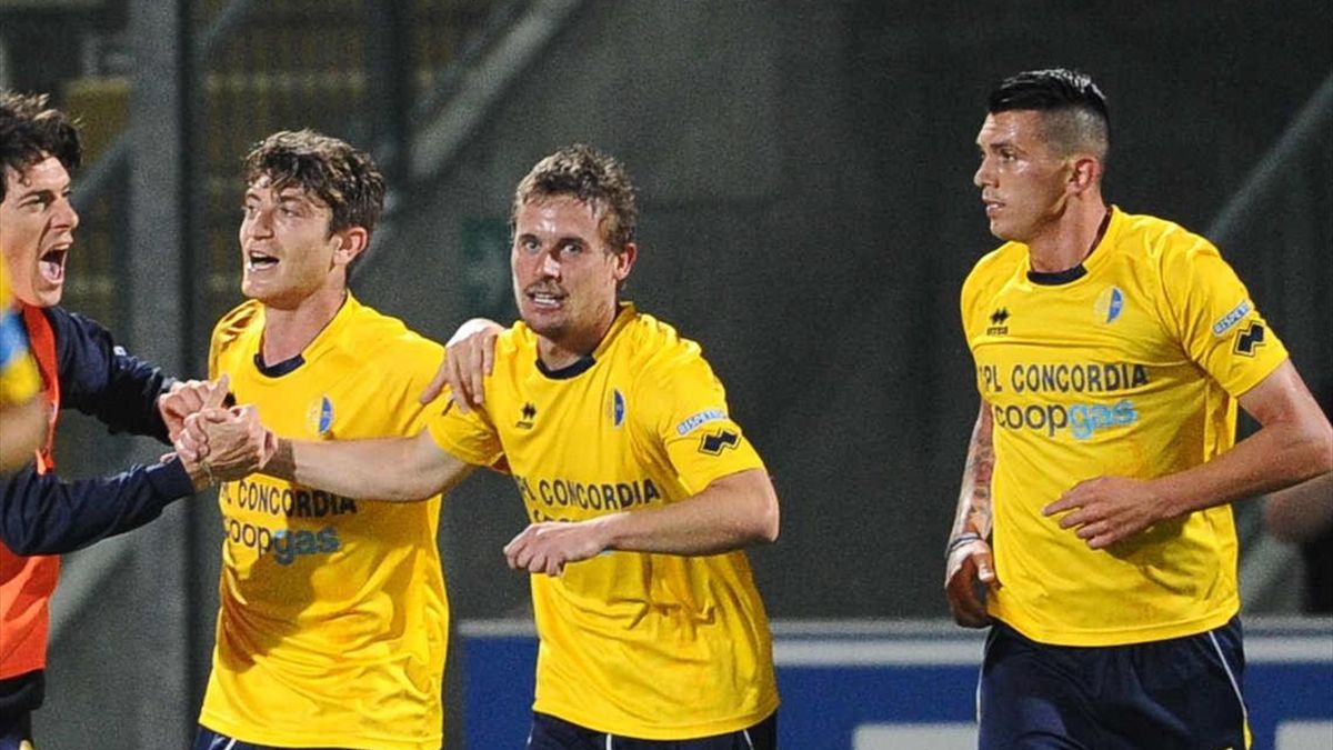 Modena & Bari into playoff semifinals Eurosport