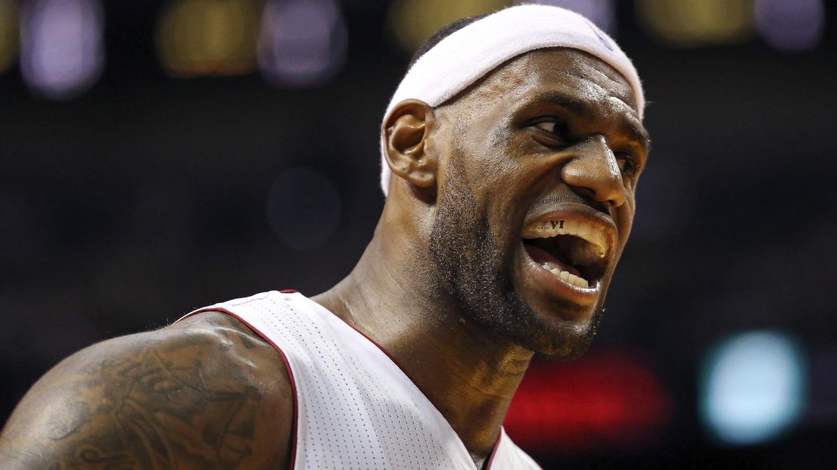 Lebron heat contract store