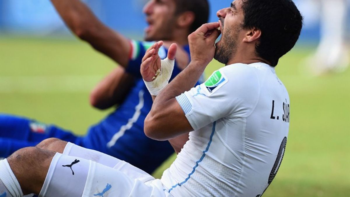 Why Luis Suarez is a villain in Ghana: Explaining the handball incident at  the 2010 World Cup