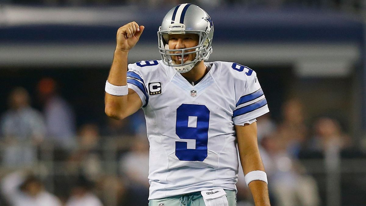 Tony Romo Leads TD Drive in His 1st Game of the Season!