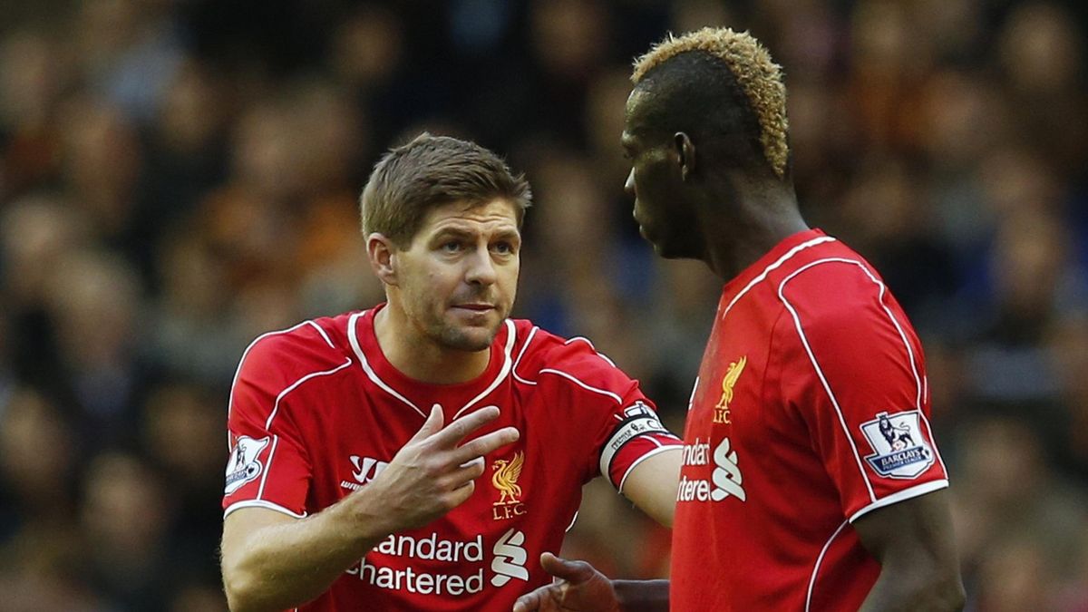 Liverpool FC - Steven Gerrard in the new LFC Home Kit which