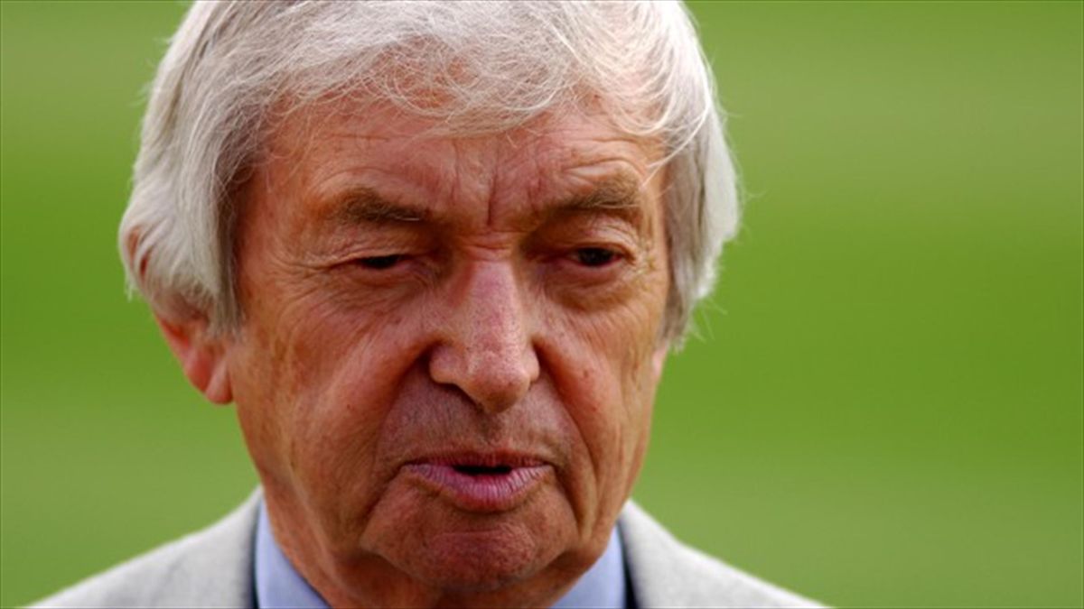 Richie Benaud Reveals Skin Cancer Battle Eurosport The highly regarded commentator made his illness public on monday at the nine. eurosport