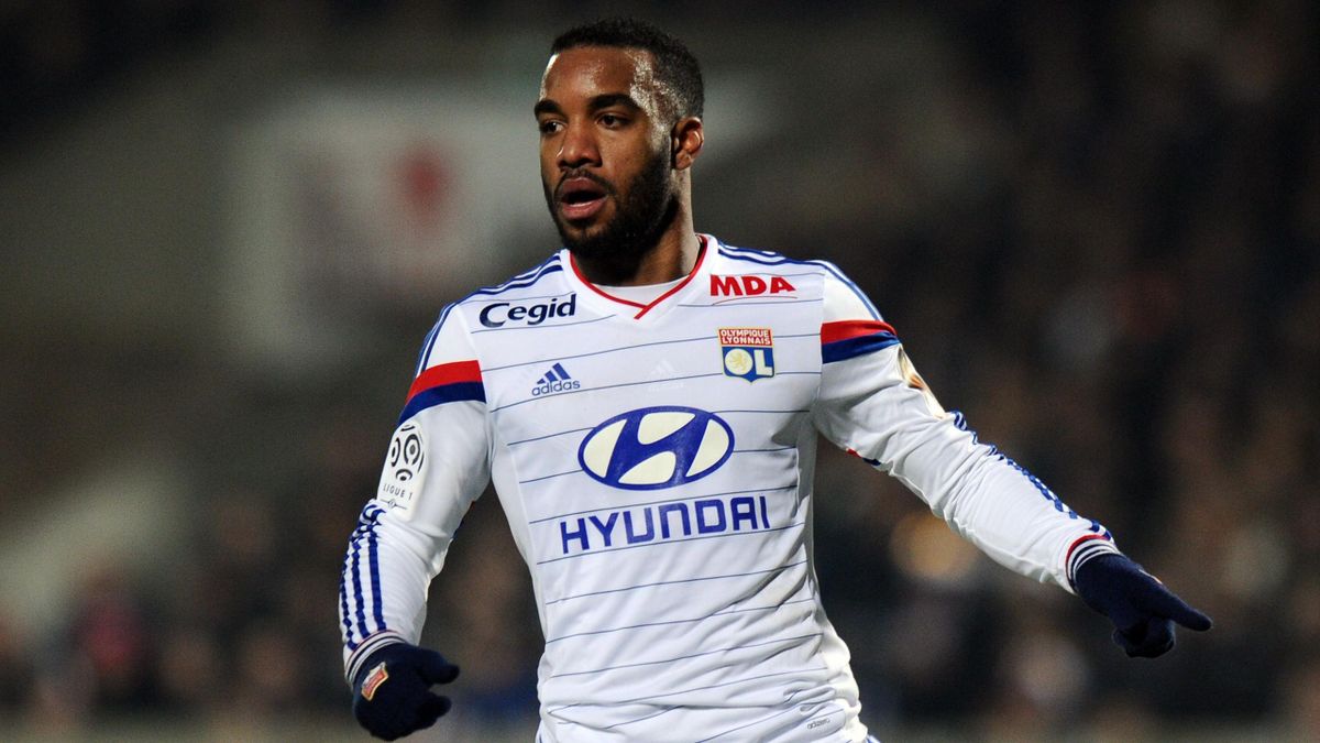Lacazette lyon deals jersey