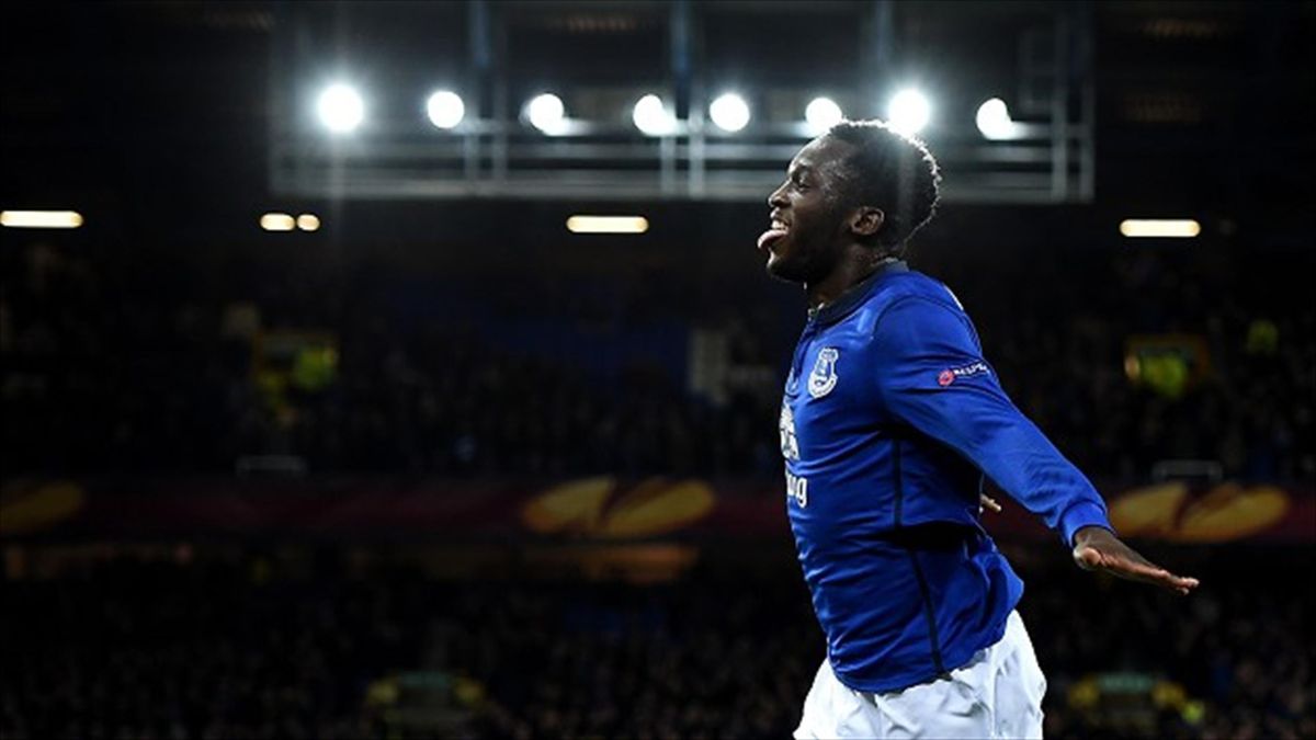Roberto Martinez Heaps Praise On Romelu Lukaku As Everton Coast Into Last 16 Eurosport