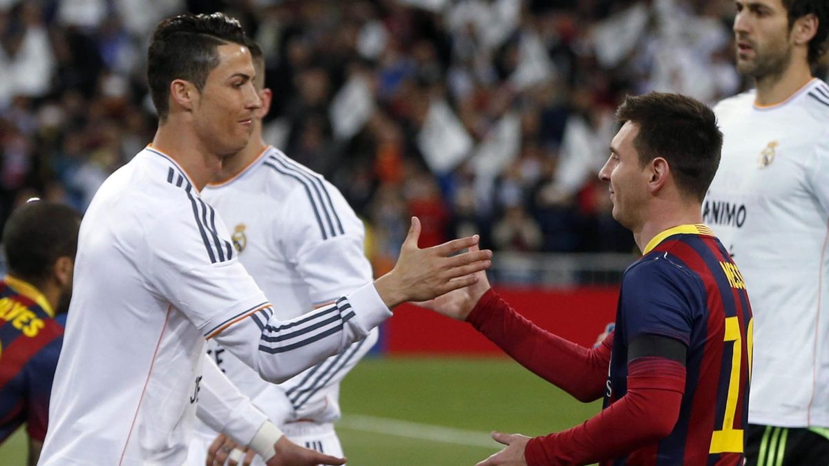 Lionel Messi et Cristiano Ronaldo vont avoir droit à un maillot ultime, qui  retrace l'intégralité de leurs carrières