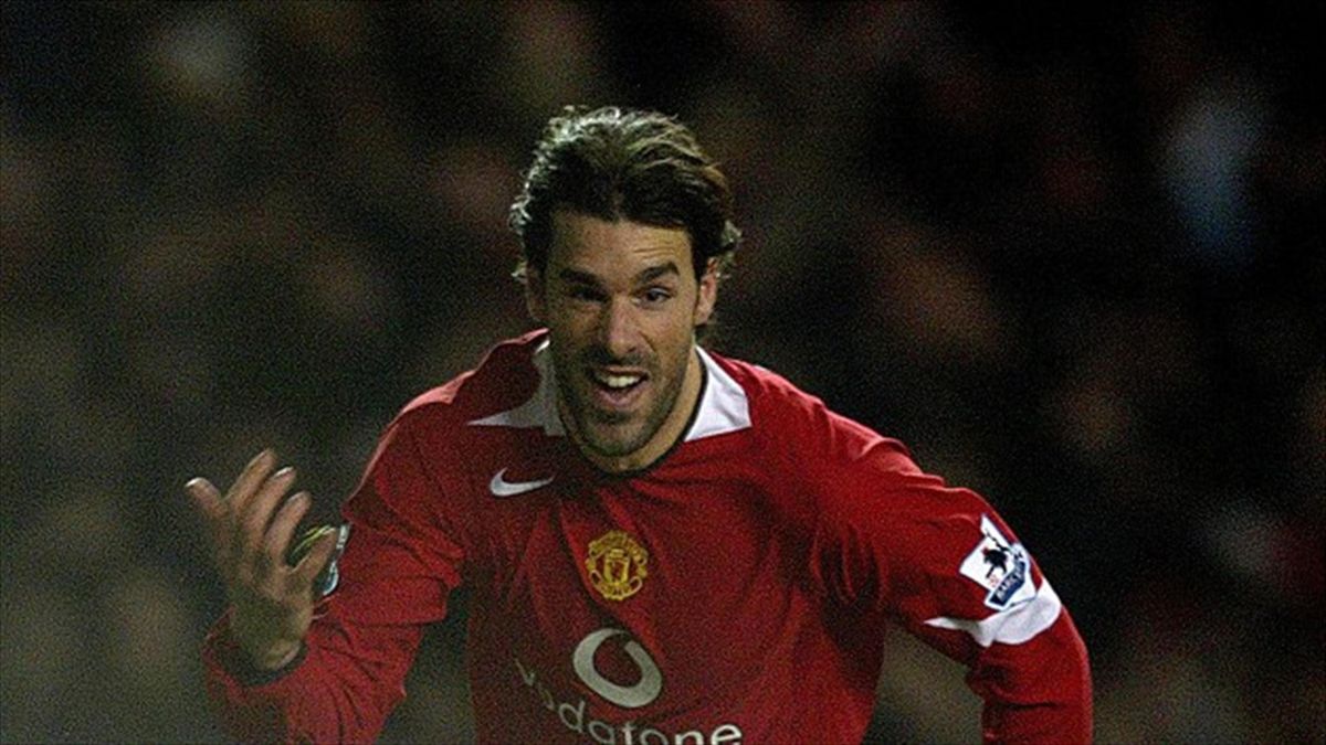 Former Manchester United striker Ruud van Nistelrooy will join the coaching staff at PSV Eindhoven